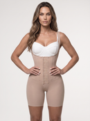 Body com  14 Barbatanas de Aço e shorts